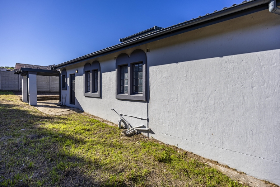 To Let 3 Bedroom Property for Rent in Beacon Bay Eastern Cape